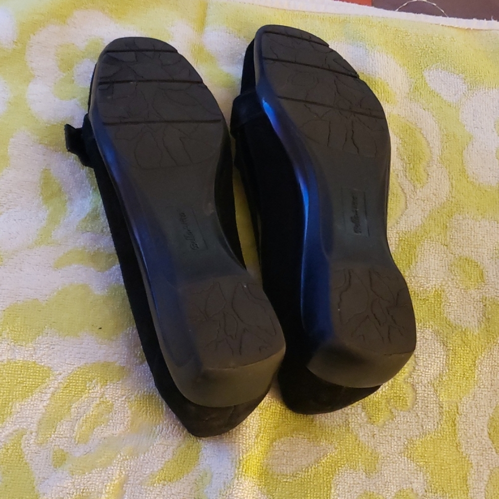 Shoes 👞 - Picture 2 of 2